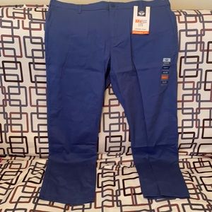 Men’s blue Dockers pants.